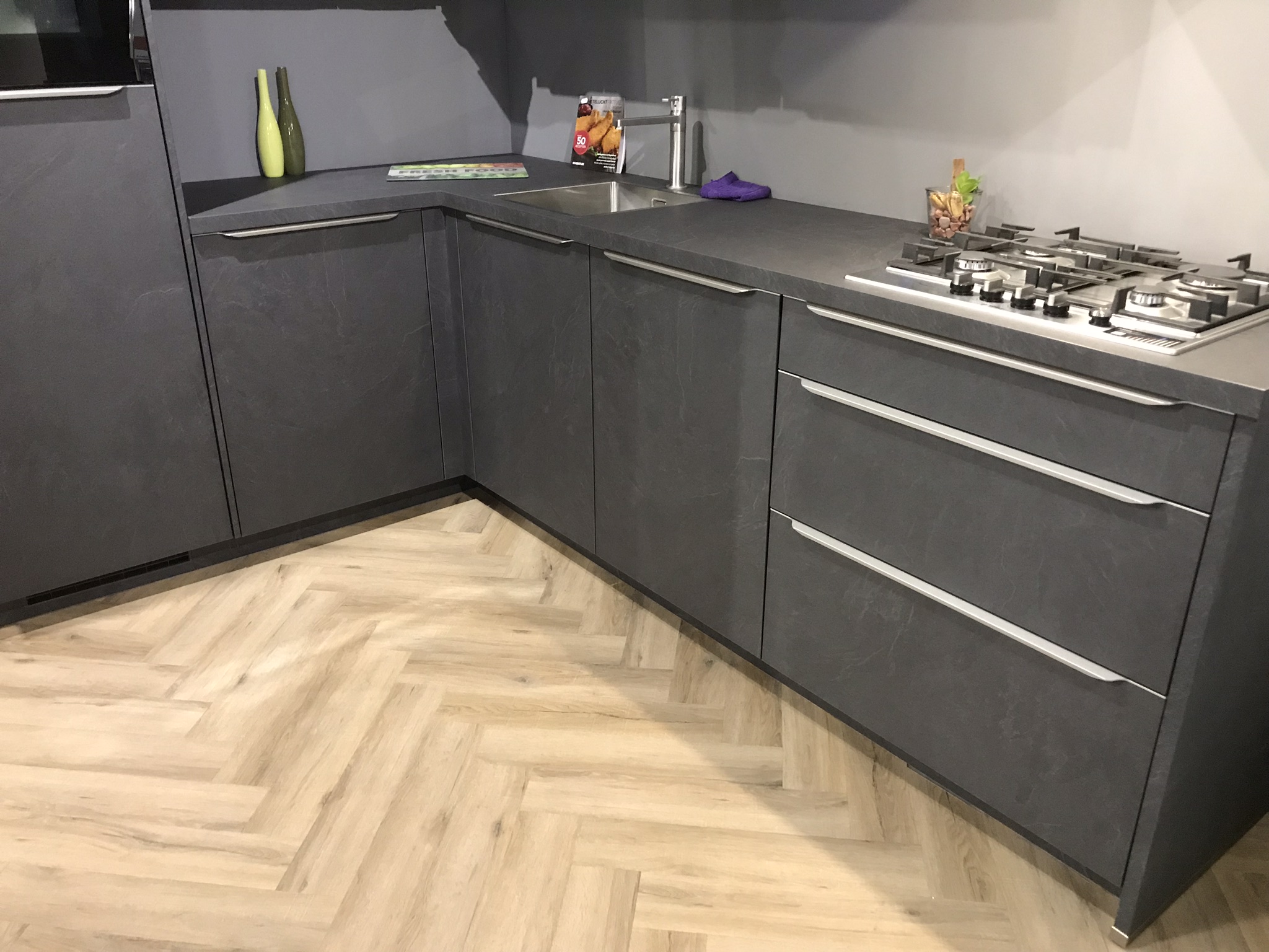 Gelasta City Visgraat 4700 Smoked Oak Light plak pvc - Afbeelding 5