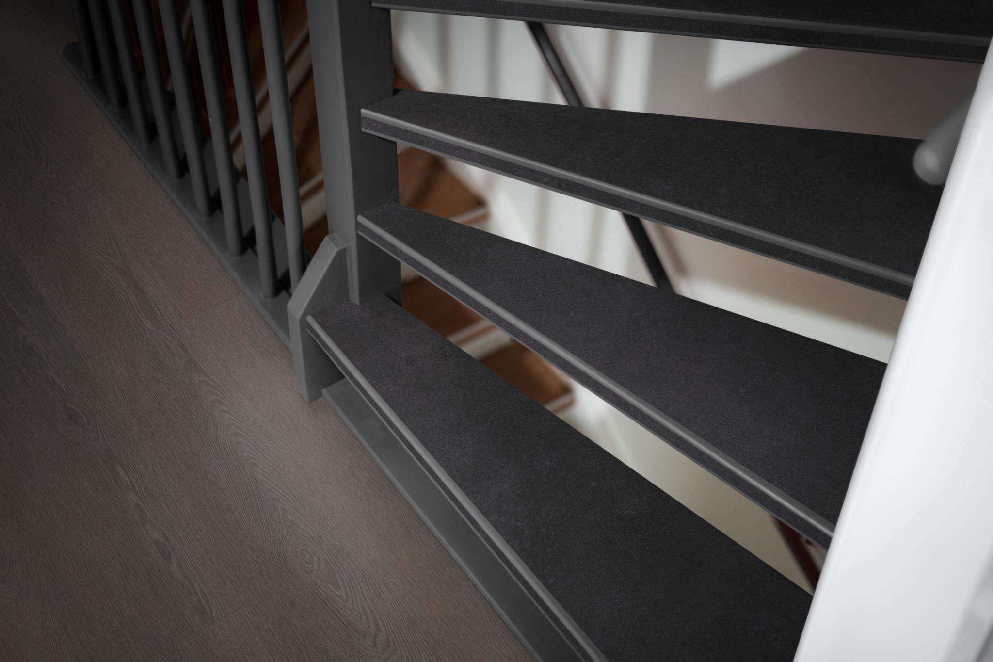 Ambiant Traptreden set pvc Sarino Antrhacite Set 4 tredes 3,8/18/55 x 130cm - Afbeelding 3