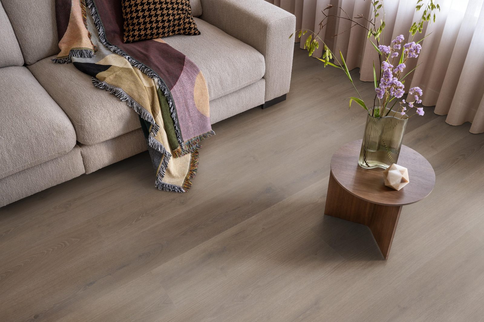 Ambiant plak pvc plank Valento Brown – sfeerfoto