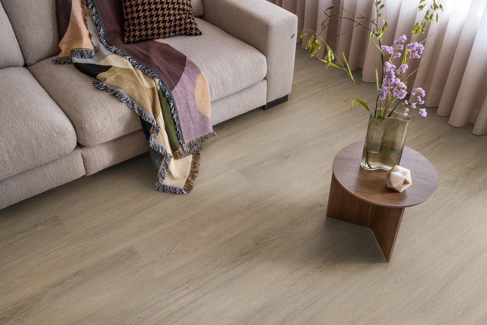 Ambiant plak pvc plank Viranto Smoky – sfeerfoto