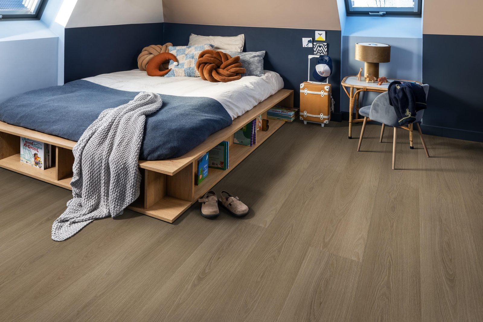 Ambiant pvc klik plank Soleno Dark oak – sfeerfoto