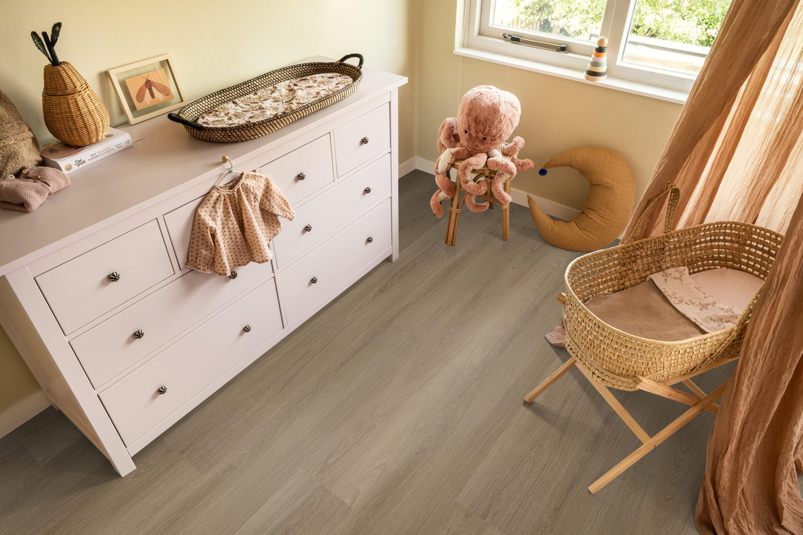Ambiant pvc klik plank Soleno Dark oak – sfeerfoto