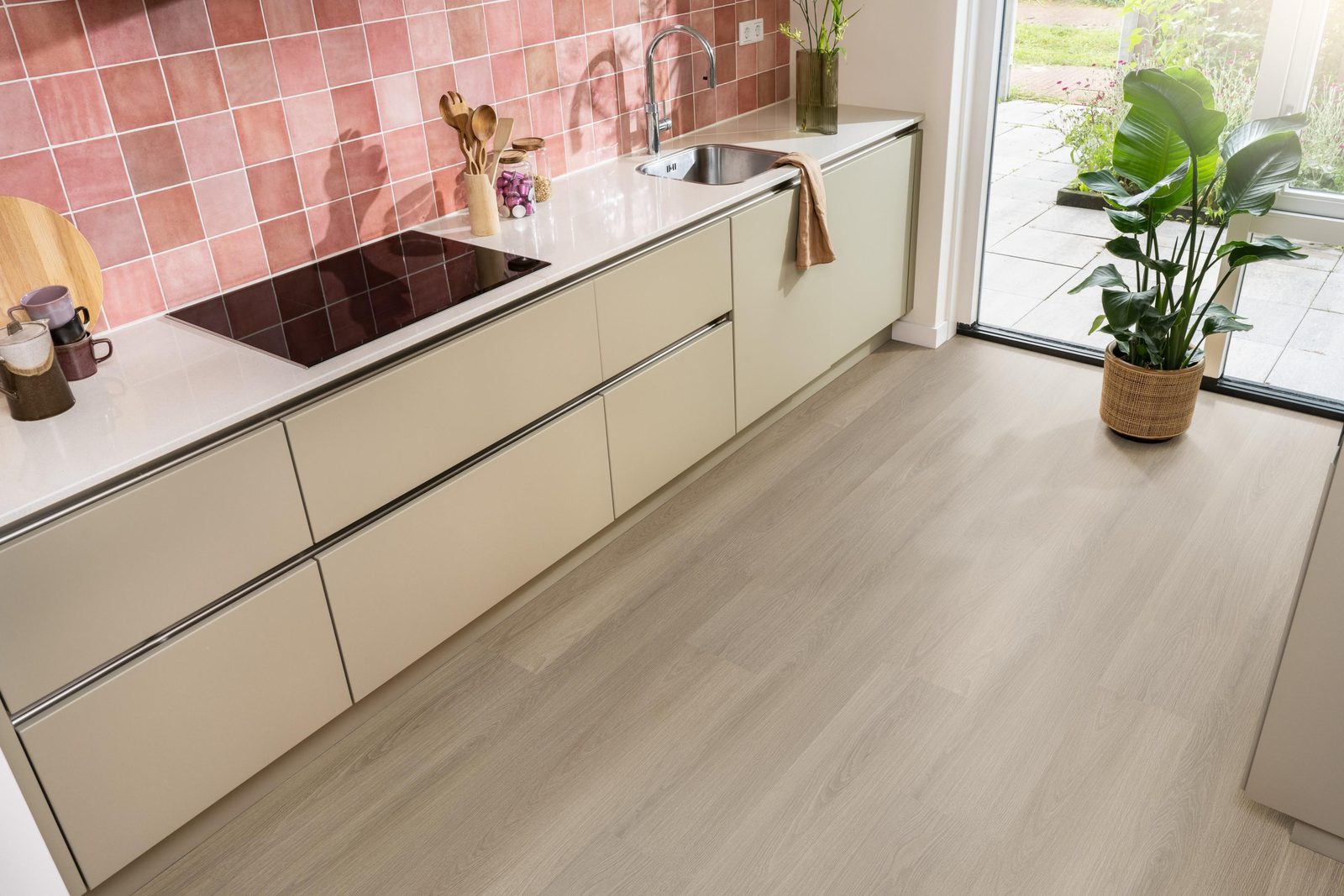 Ambiant pvc klik plank Soleno Dark oak – sfeerfoto