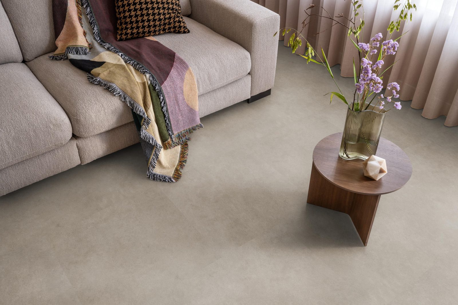 Ambiant pvc loose lay tegel/betonlook Cerino Grey – sfeerfoto
