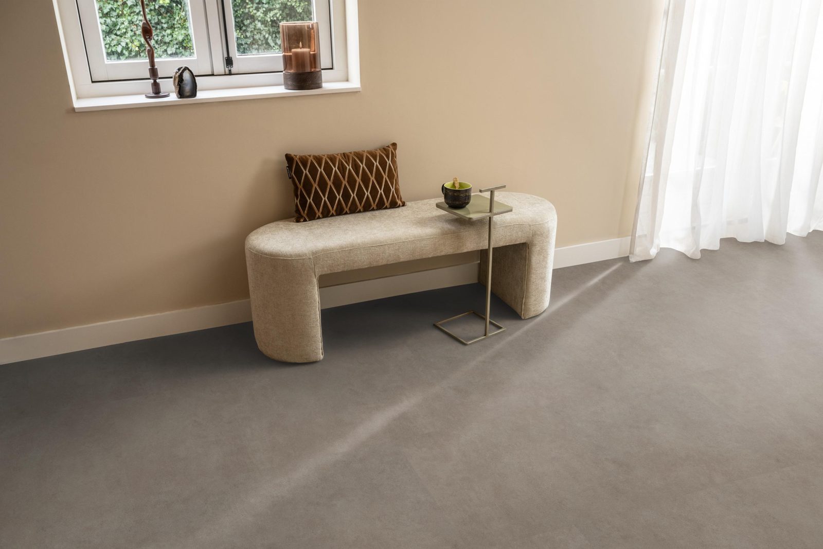 Ambiant pvc loose lay tegel/betonlook Cerino Warm grey – sfeerfoto