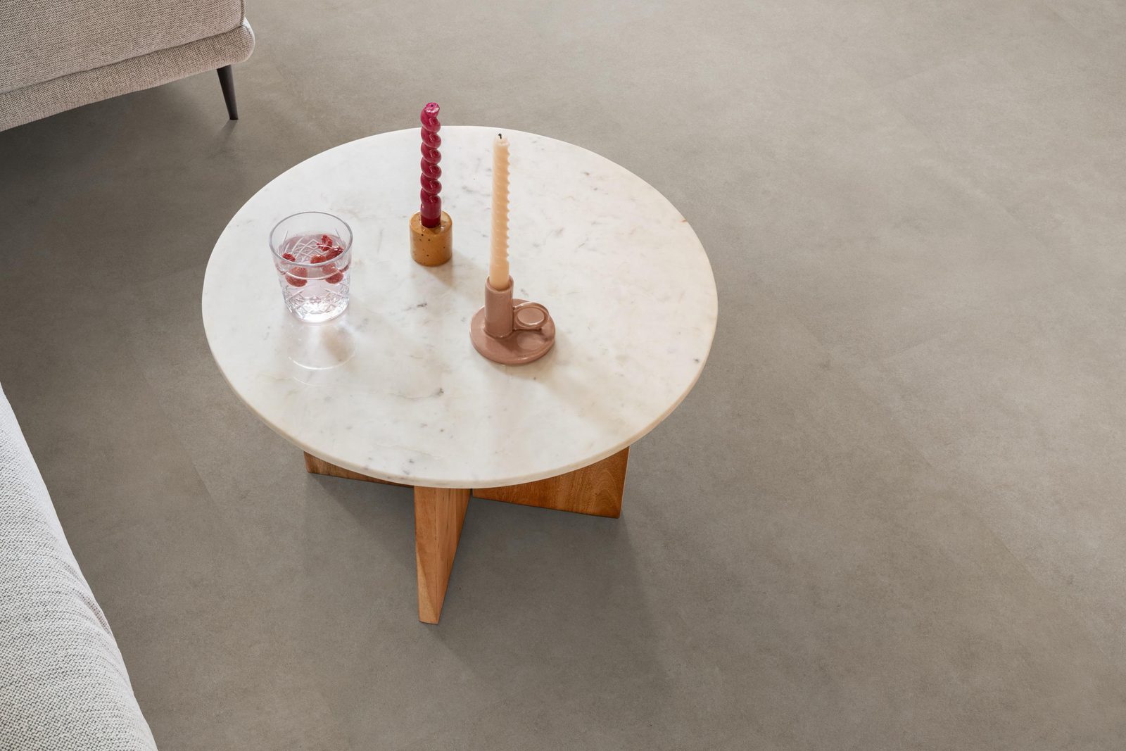 Ambiant pvc plak tegel/betonlook Cerino Grey – sfeerfoto