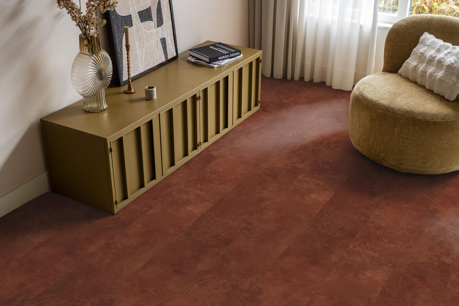 Ambiant pvc plak tegel/betonlook Viretto Dark orange – sfeerfoto