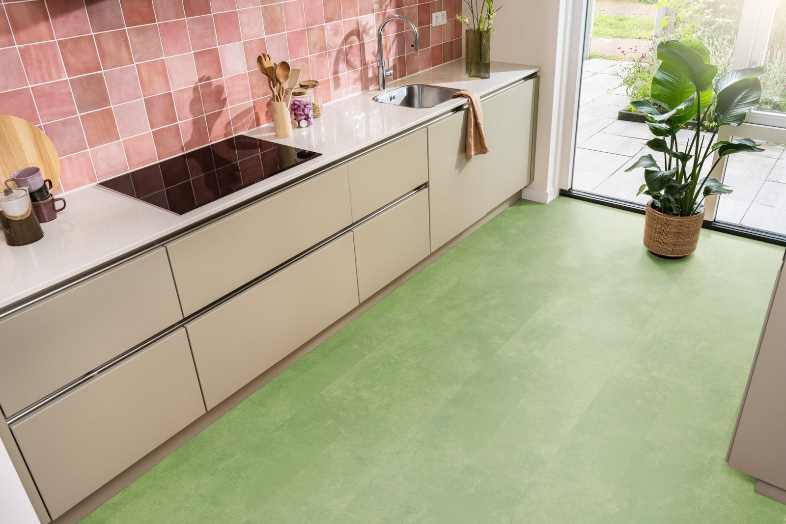 Ambiant pvc plak tegel/betonlook Viretto Green – sfeerfoto
