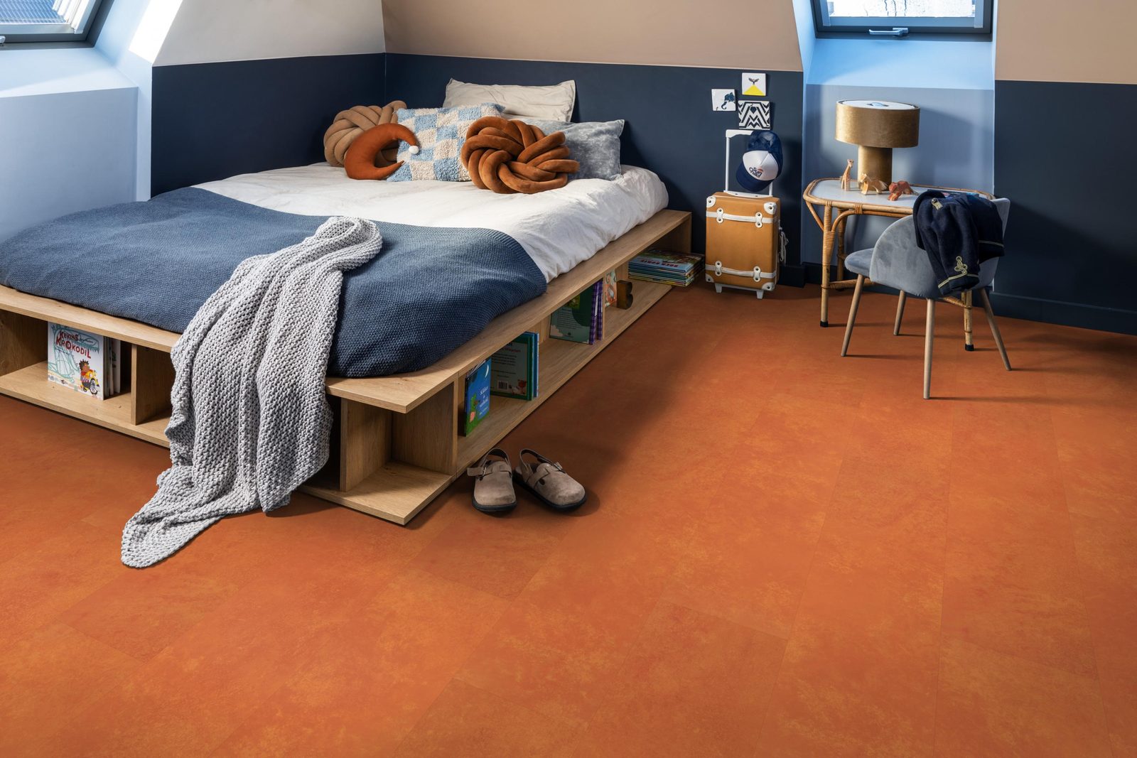 Ambiant pvc plak tegel/betonlook Viretto Orange – sfeerfoto