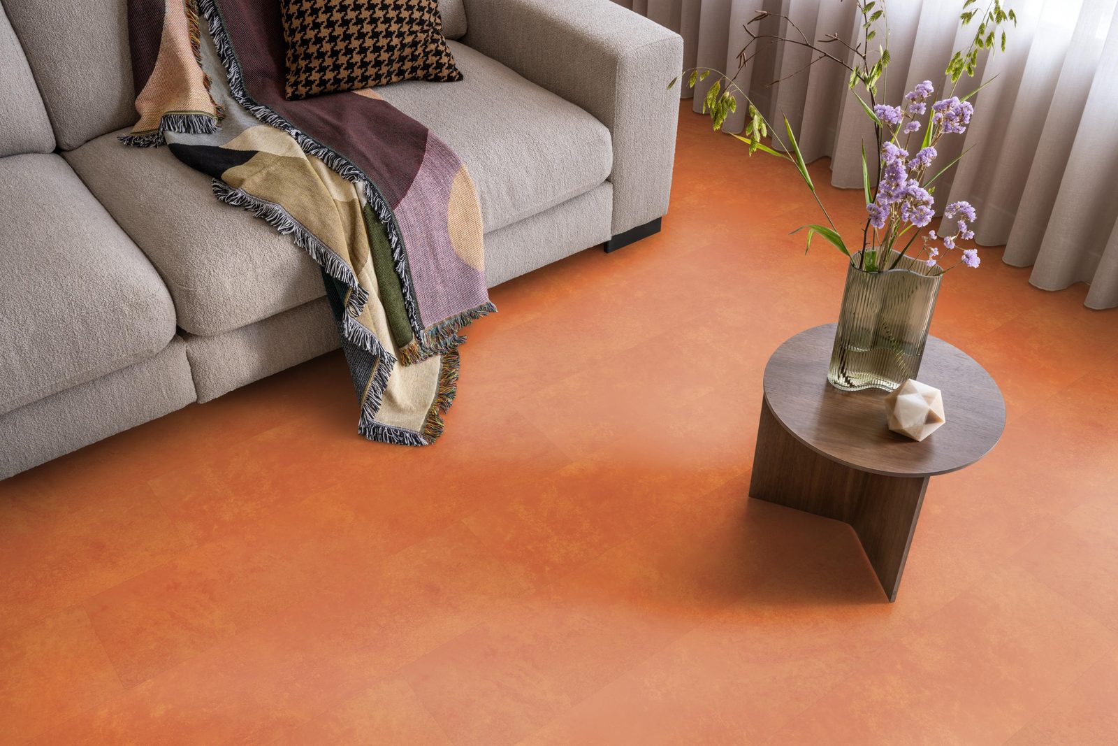 Ambiant pvc plak tegel/betonlook Viretto Orange – sfeerfoto