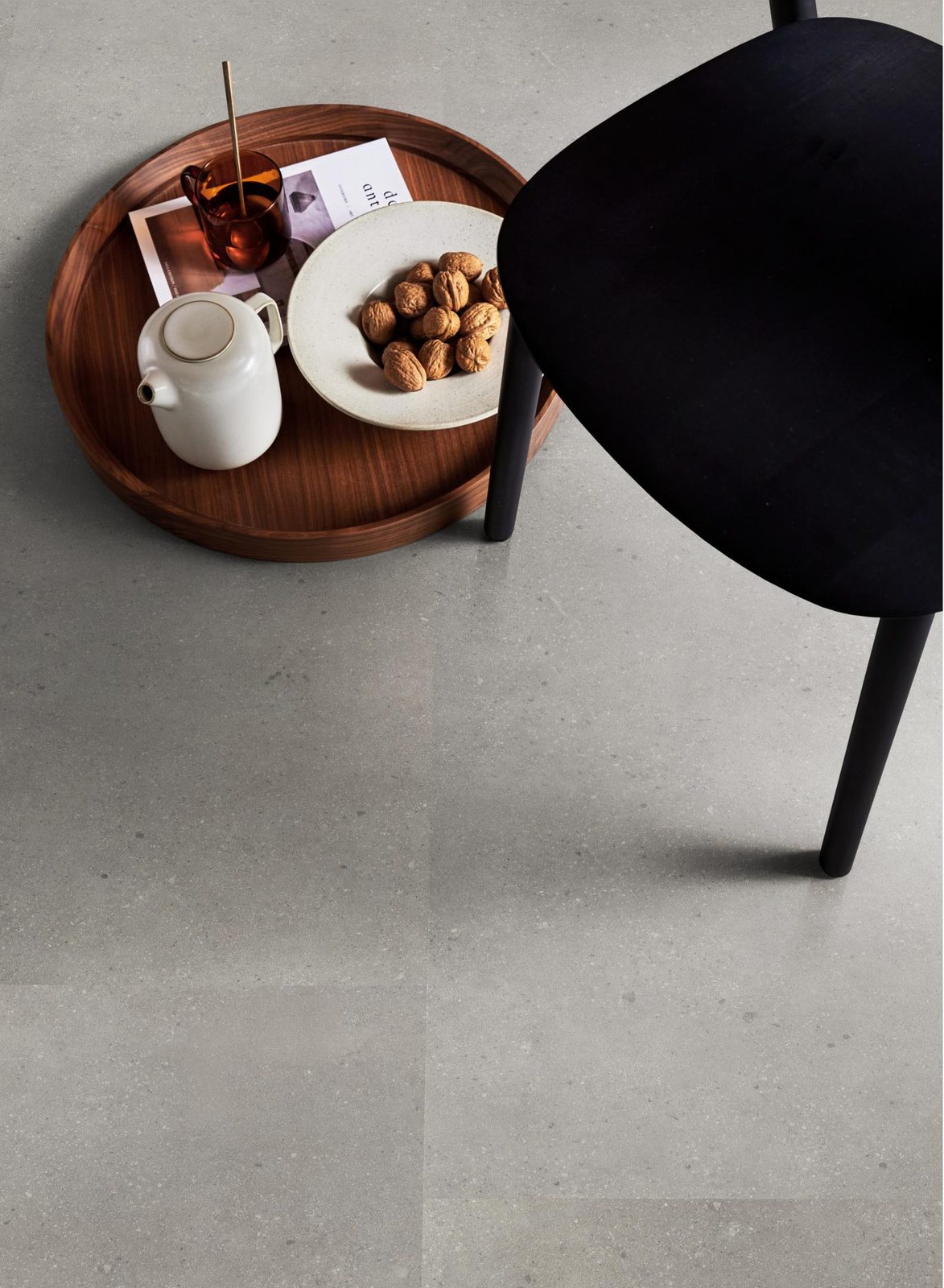 VTWONEN pvc klik tegel/betonlook Composite Light grey – sfeerfoto