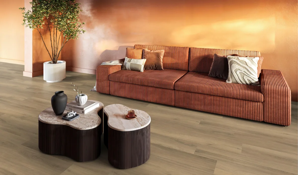 Paddington / Avanto Natural, plak pvc in een babykamer, met een witte commode en een rieten wieg