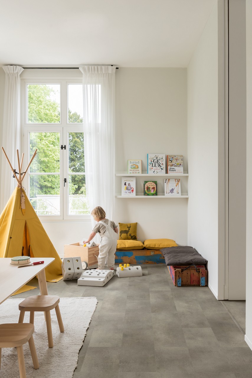 Quick-Step Oro Betonrots AVSTU40234 - pvc vloer met tegelpatroon