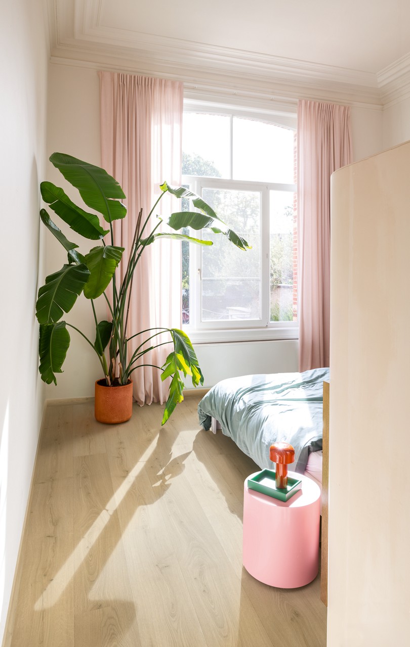 Quick-Step Bloom AVMPU40319 Geborstelde beige eik – PVC – interieurfoto 8