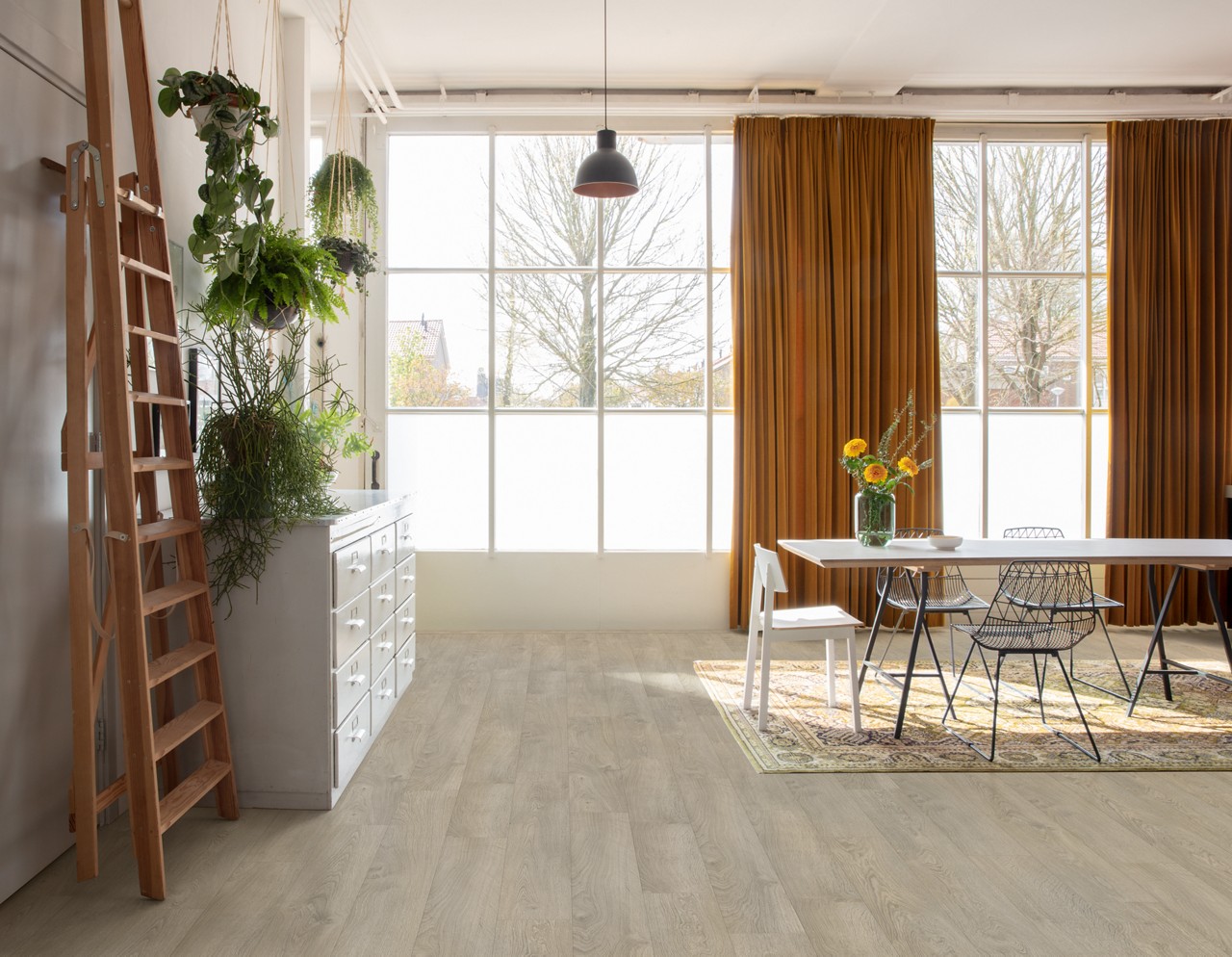Quick-Step Classic CLM1405 Oude lichtgrijze eik – laminaat – interieurfoto 2