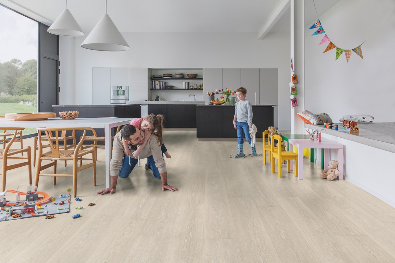 Quick-Step Majestic MJ3554 Vallei lichtbeige eik – laminaat – interieurfoto 4