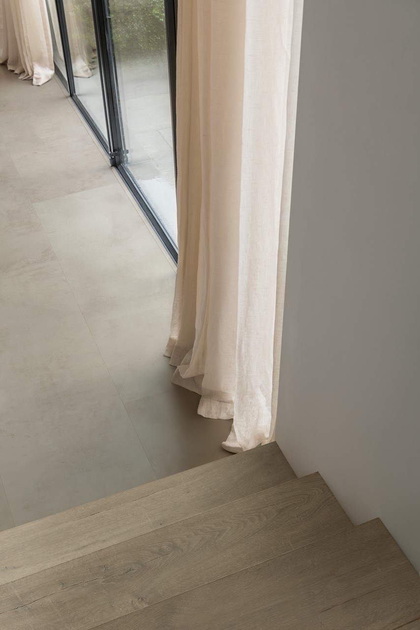 Quick-Step Muse MUS5488 Grijs beton – laminaat – interieurfoto 6