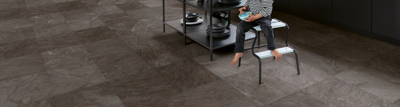 Quick-Step Muse MUS5493 Grijze leisteen – laminaat – interieurfoto 3